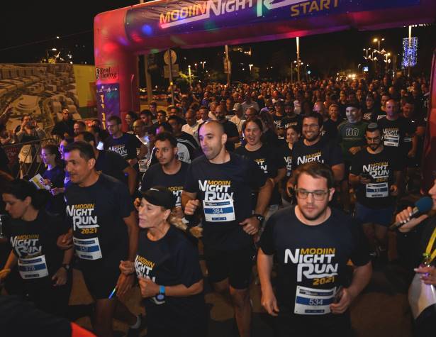 מרוץ לילה. צילום חורחה נובומינסקי מרוץ לילה. צילום חורחה נובומינסקי