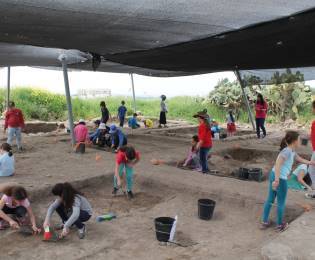 חפירות ארכיאולוגיות בגבעת התיתורה