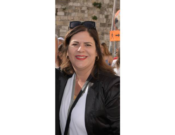 מנהלת בית ספר מנהלת בית ספר