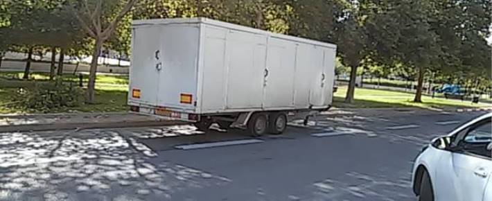 תמונת המחשה – נגרר בעיר שעומד שלא כחוק