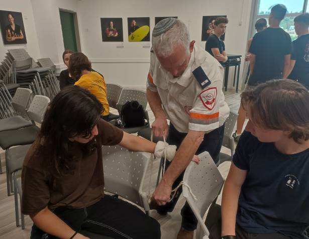 בני הנוער בהשתלמות בני הנוער בהשתלמות