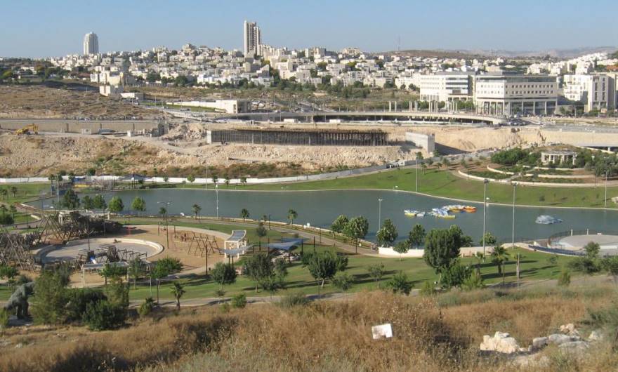 תמונות: חלקו המזרחי של פארק ענבה. מבט מדרום, מסביבת אתר בית-הבד הביזאנטי