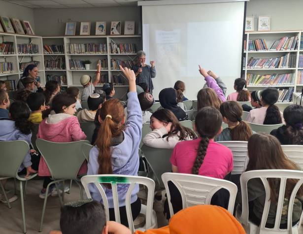 ילדי העיר אוהבים לקרוא! ילדי העיר אוהבים לקרוא!