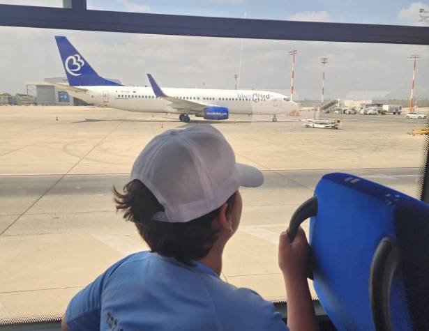 תלמידי צלילים נוסעים לנתב''ג תלמידי צלילים נוסעים לנתב''ג