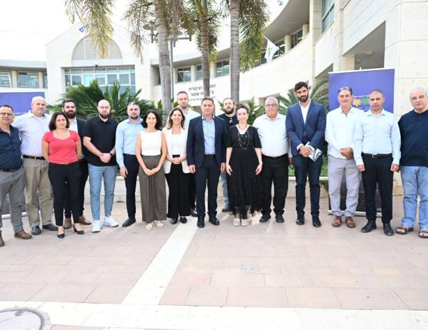ראשי הרשויות המקומיות עם השרה להגנת הסביבה
