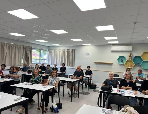 כאן לומדים בכיף כאן לומדים בכיף