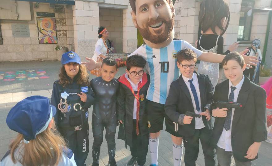 פורים תשפ''ג בבתי הספר בעיר: פורים דורות פורים תשפ''ג בבתי הספר בעיר: פורים דורות