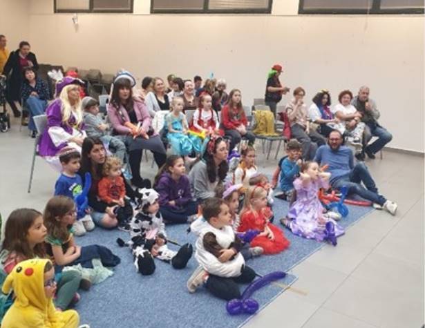 חוגגים פורים במחלקת הקליטה חוגגים פורים במחלקת הקליטה