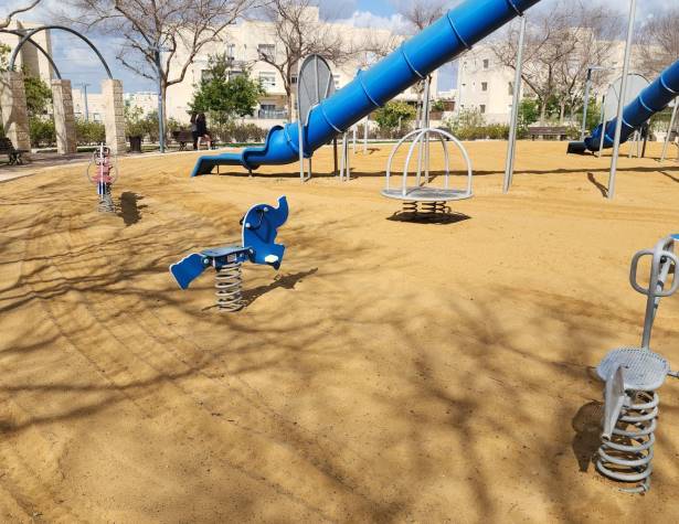 עבודות שדרוג לפארק במגדל הלבנון עבודות שדרוג לפארק במגדל הלבנון