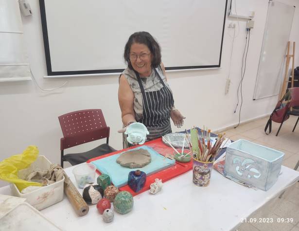 חוגים ופעילויות לאזרחיות ואזרחים ותיקים חוגים ופעילויות לאזרחיות ואזרחים ותיקים