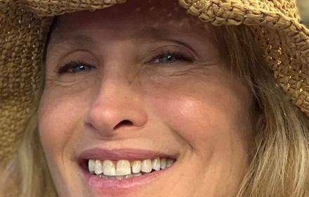 יושבות על זה 