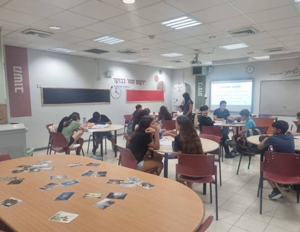 Class in Modiin school (illustrative) Class in Modiin school (illustrative)