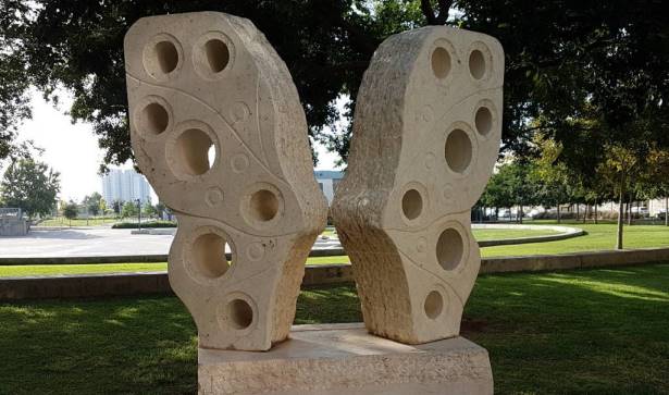 פסל של וולושננקו לודמילה