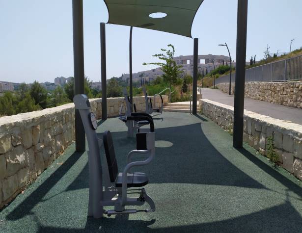 מתקני כושר בטיילת הציפורים