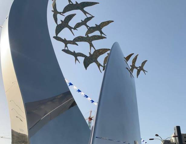 פסל של האמן והפסל לב אברמזון