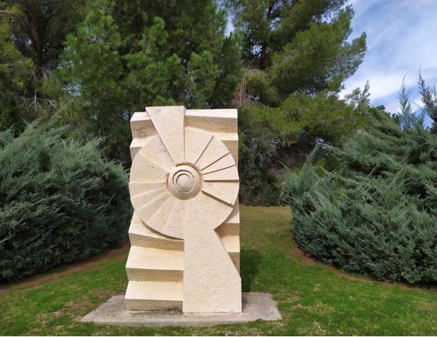 פסל של ג'וליאנו גיוסיני