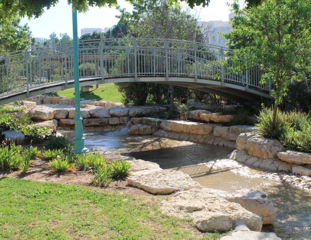 פארק המזרקה עמק איילון 2 פארק המזרקה עמק איילון 2