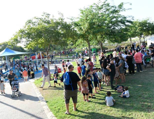 אירוע קהילתי בעיר אירוע קהילתי בעיר