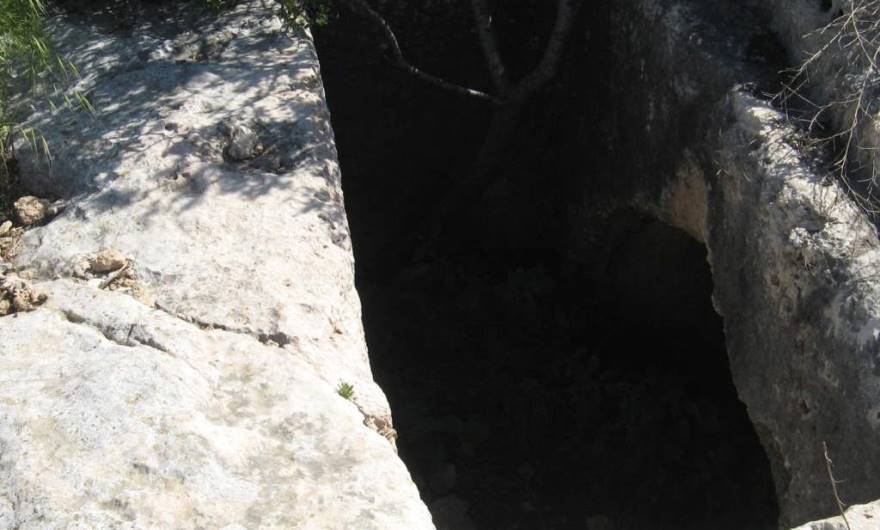 אלבום תמונות: קבר מקמר (ארקוסוליה) – הגבעה המזרחית אלבום תמונות: קבר מקמר (ארקוסוליה) – הגבעה המזרחית