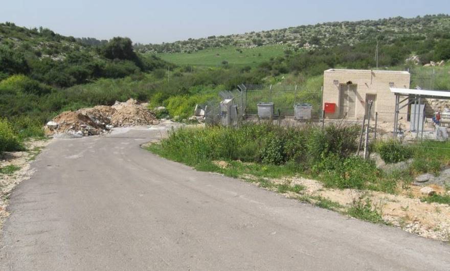 אלבום תמונות: ערוץ נחל שעלבים ותחילת הדרך הישנה לשעלבים (חסום), התוחם את גבעת שר מדרום אלבום תמונות: ערוץ נחל שעלבים ותחילת הדרך הישנה לשעלבים (חסום), התוחם את גבעת שר מדרום