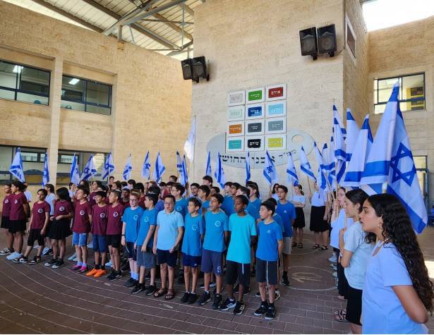 ''אבני החושן'' - תורני בשילוב אמנויות ''אבני החושן'' - תורני בשילוב אמנויות
