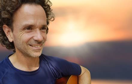 באלה הידיים - ערב שירה וסיפור - אורן לימור באלה הידיים - ערב שירה וסיפור - אורן לימור