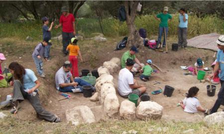 חפירות קהילתיות בגבעת שר