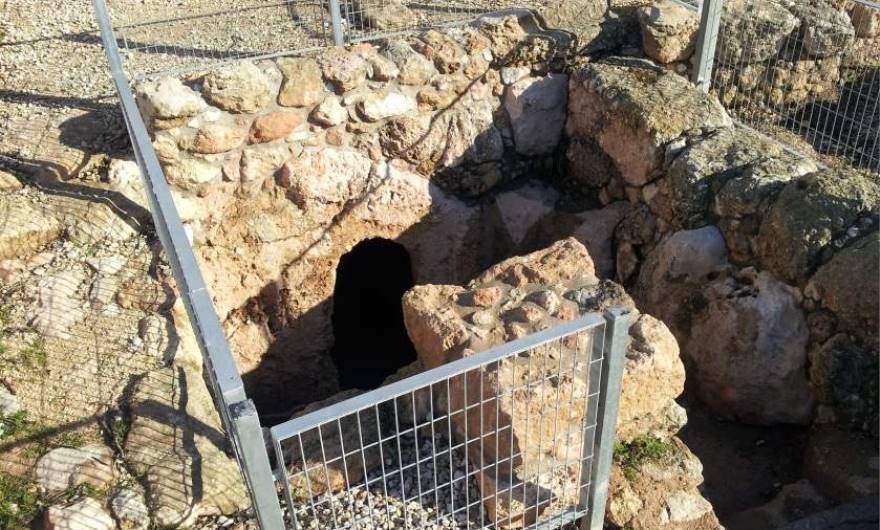 סיור מצולם באתר הארכיאולוגי: מקווה הטהרה הסמוך לבית-הכנסת