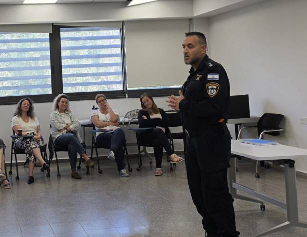 מפקד תחנת מודיעין סנ"צ אורן טיבי מפקד תחנת מודיעין סנ"צ אורן טיבי