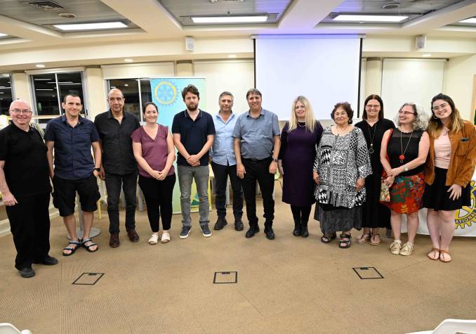 טקס סיום התחרות - משתתפי התחרות עם צוות השיפוט