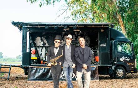 חמישי במרכז לב רעות חמישי במרכז לב רעות